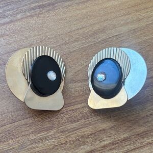 Vintage 80’s clip earrings